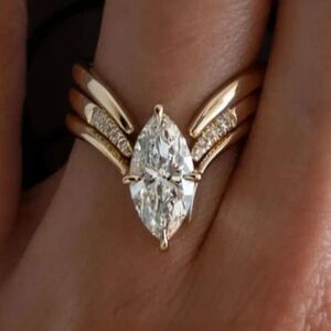 Marquise / Round cut synthetic zirconia Ring